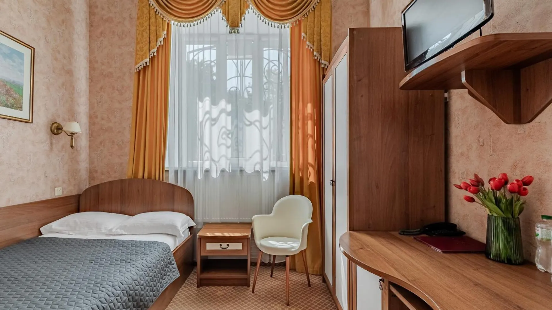 Gallery Hotel Gintama Apgrade Kyiv Ukraine